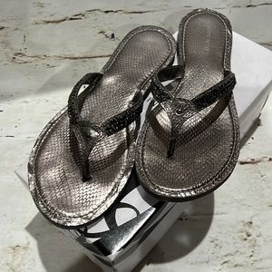 Nine West pewter flip flops